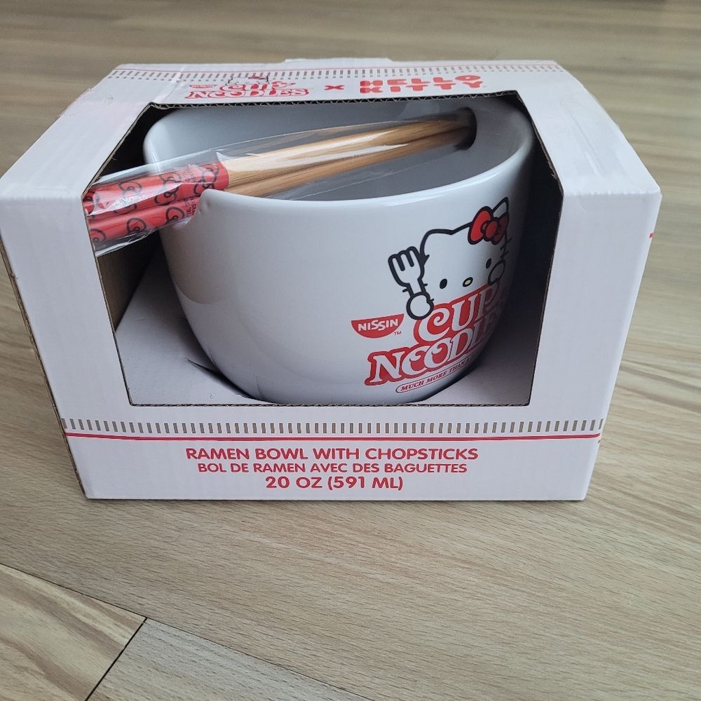Hello Kitty Ramen Noodle Bowl with Chopsticks White Ceramic Anime Christmas